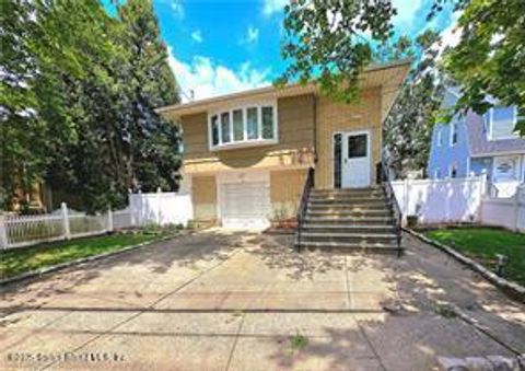 Photo of 17 Wilson Avenue, Staten Island, NY 10308 (MLS # 2503993)