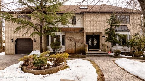 Photo of 146 Halpin Avenue, Staten Island, NY 10312 (MLS # 2602552)