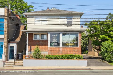 Photo of 1303 Clove Road, Staten Island, NY 10301 (MLS # 1162026)