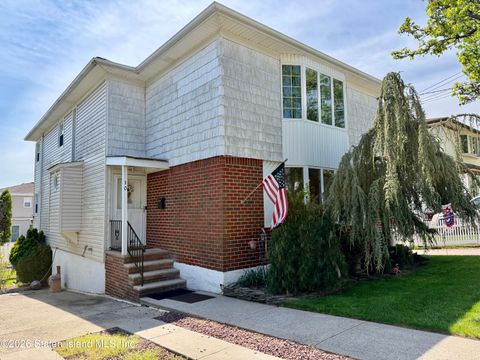 Photo of 10 Twombly Avenue, Staten Island, NY 10306 (MLS # 2602279)