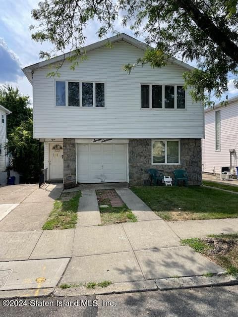 Photo of 716 Harris Avenue, Staten Island, NY 10314 (MLS # 2404487)