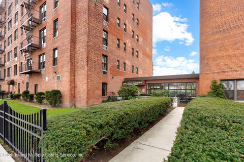 Photo of 100 Colfax Avenue #2c, Staten Island, NY 10306 (MLS # 2401374)