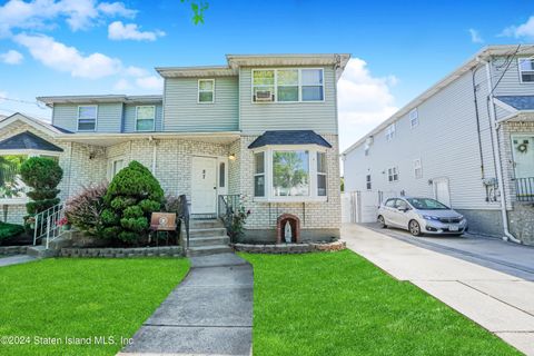 Photo of 87 Pemberton Avenue, Staten Island, NY 10308 (MLS # 2403141)