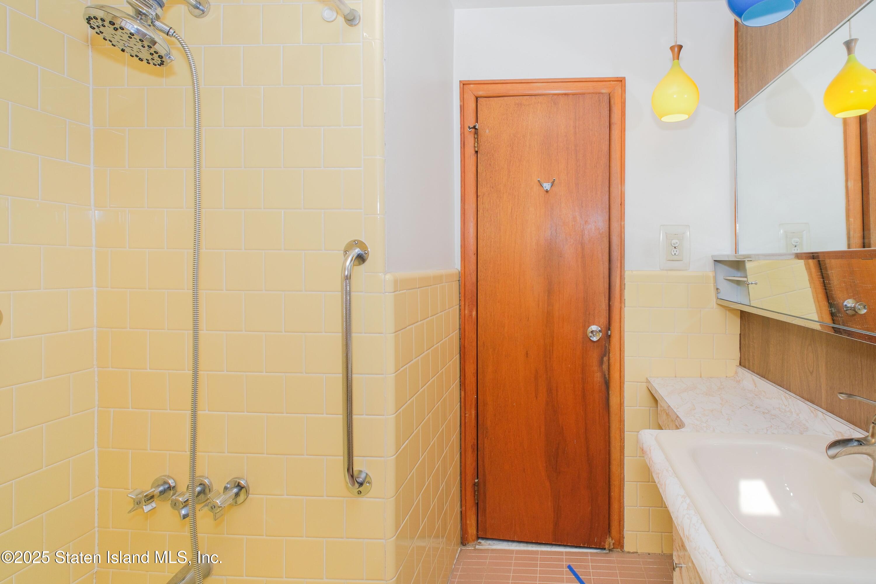 960 Rensselaer Avenue, Staten Island, New York image 27