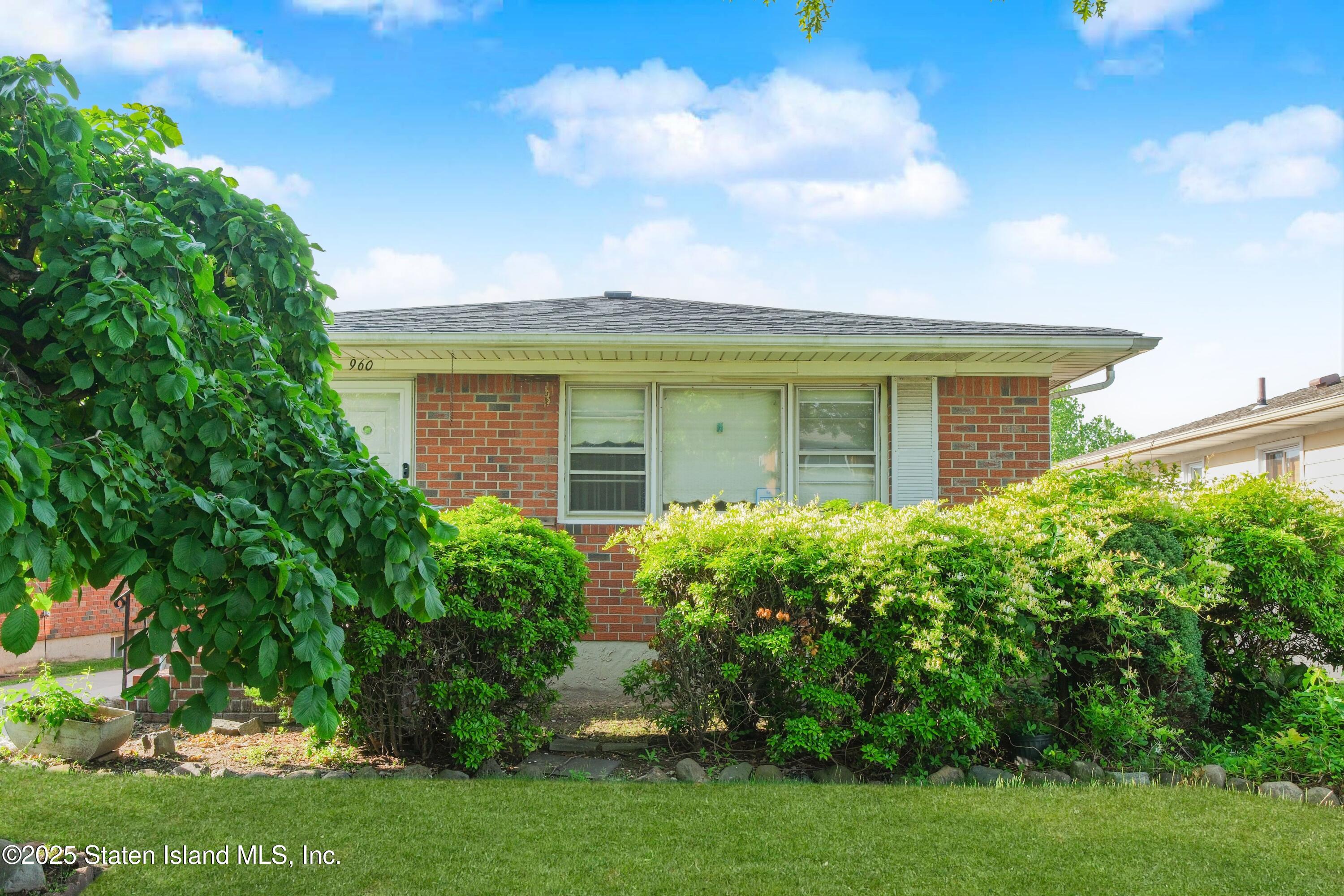 960 Rensselaer Avenue, Staten Island, New York image 2