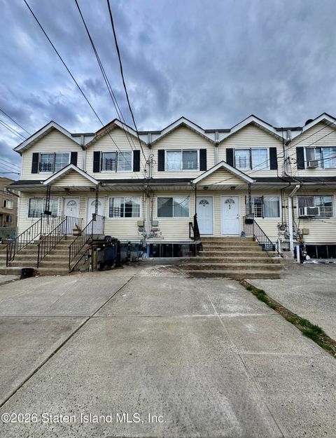 Photo of 40 Grove Avenue, Staten Island, NY 10302 (MLS # 2601901)