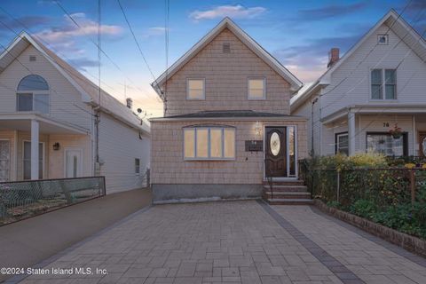 Photo of 74 Fingerboard Road, Staten Island, NY 10305 (MLS # 2405925)