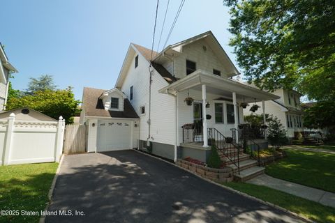 Photo of 77 Burbank Avenue, Staten Island, NY 10306 (MLS # 2504179)
