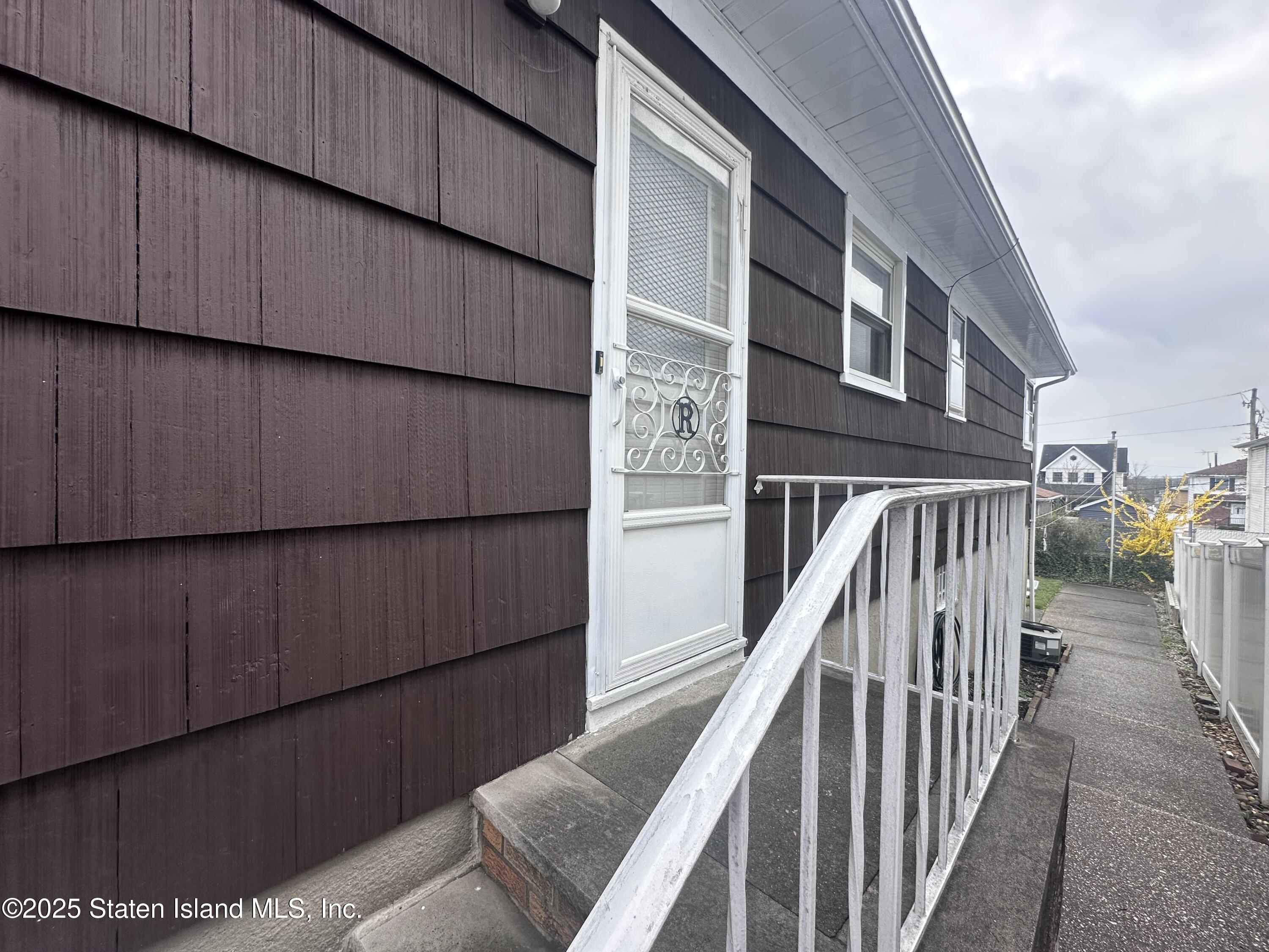 896 Stafford Avenue, Staten Island, New York image 4
