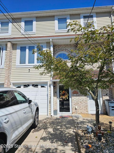 Photo of 71 Eagan Avenue, Staten Island, NY 10312 (MLS # 2505186)