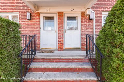 Photo of 160 Arlo Road #B, Staten Island, NY 10301 (MLS # 1165633)