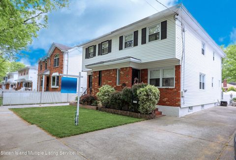 Photo of 393 N Railroad Avenue, Staten Island, NY 10304 (MLS # 1161869)