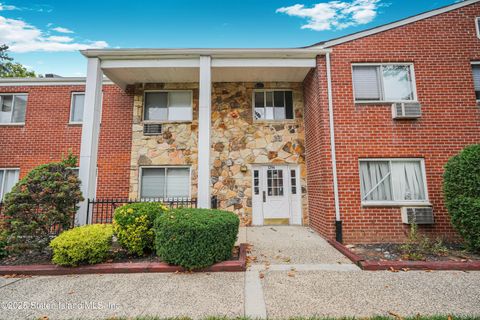 Photo of 1294 Rockland Avenue #1 D, Staten Island, NY 10314 (MLS # 2504719)