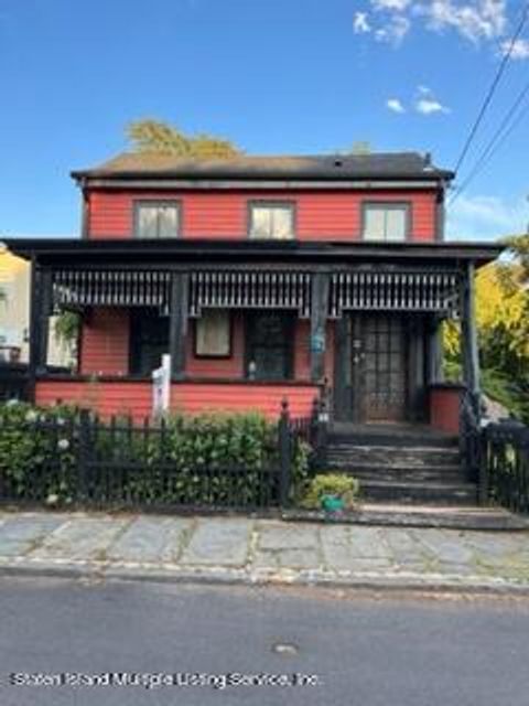 Photo of 29 Cottage Place, Staten Island, NY 10302 (MLS # 1153816)