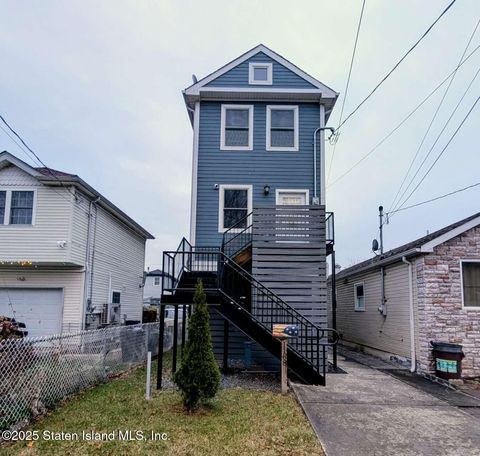 Photo of 1168 Mason Avenue, Staten Island, NY 10306 (MLS # 2507097)