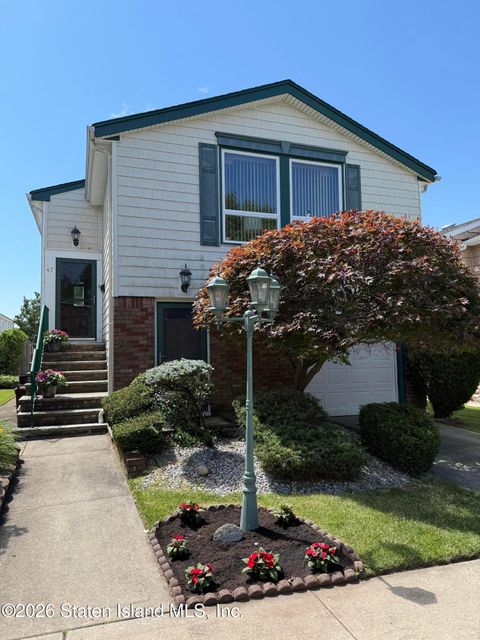 Photo of 47 Stanley Circle, Staten Island, NY 10308 (MLS # 2603315)