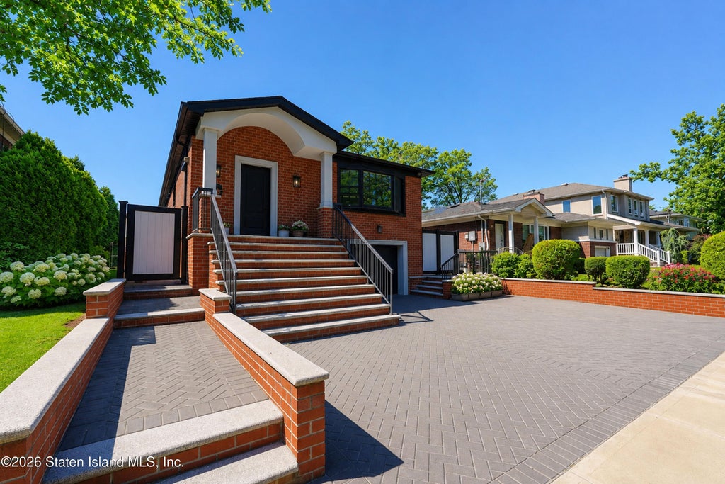 Photo of 26 Lortel Avenue, Staten Island, NY 10314 (MLS # 2603044)