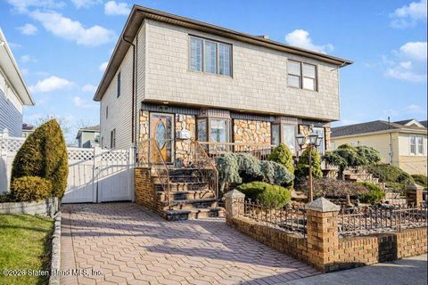 Photo of 155 Merrill Avenue, Staten Island, NY 10314 (MLS # 2600594)