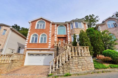 Photo of 46 Michael Loop, Staten Island, NY 10301 (MLS # 1164649)