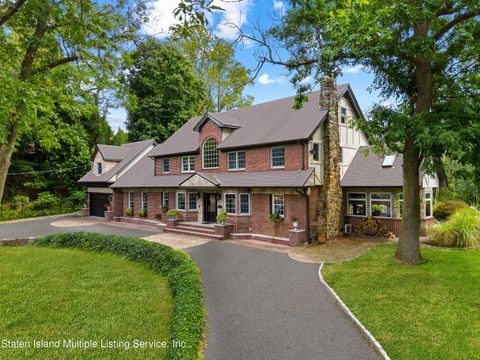 Photo of 54 Shore Acres Road, Staten Island, NY 10305 (MLS # 1157427)