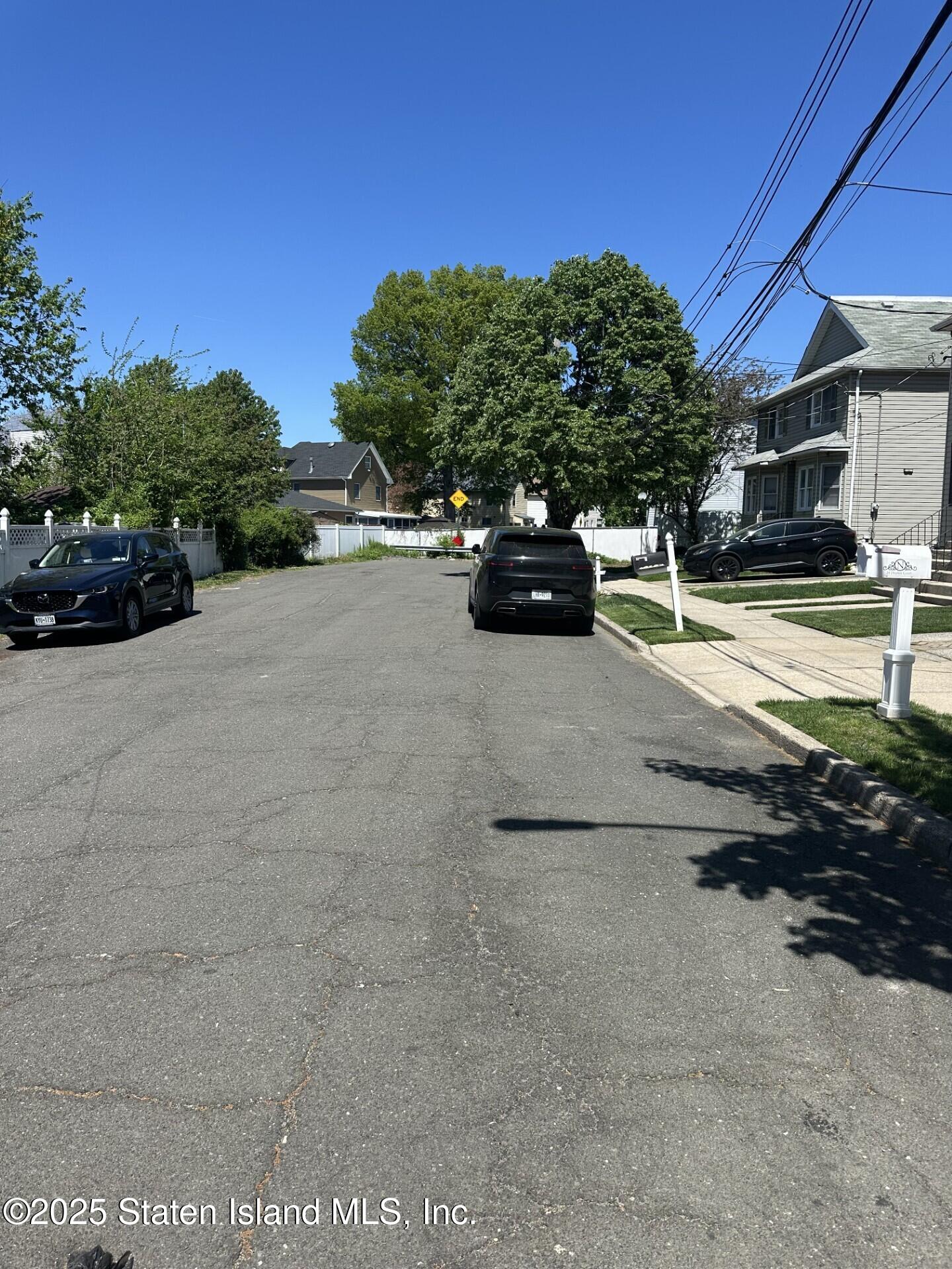 21 Dryden Court, Staten Island, New York image 3