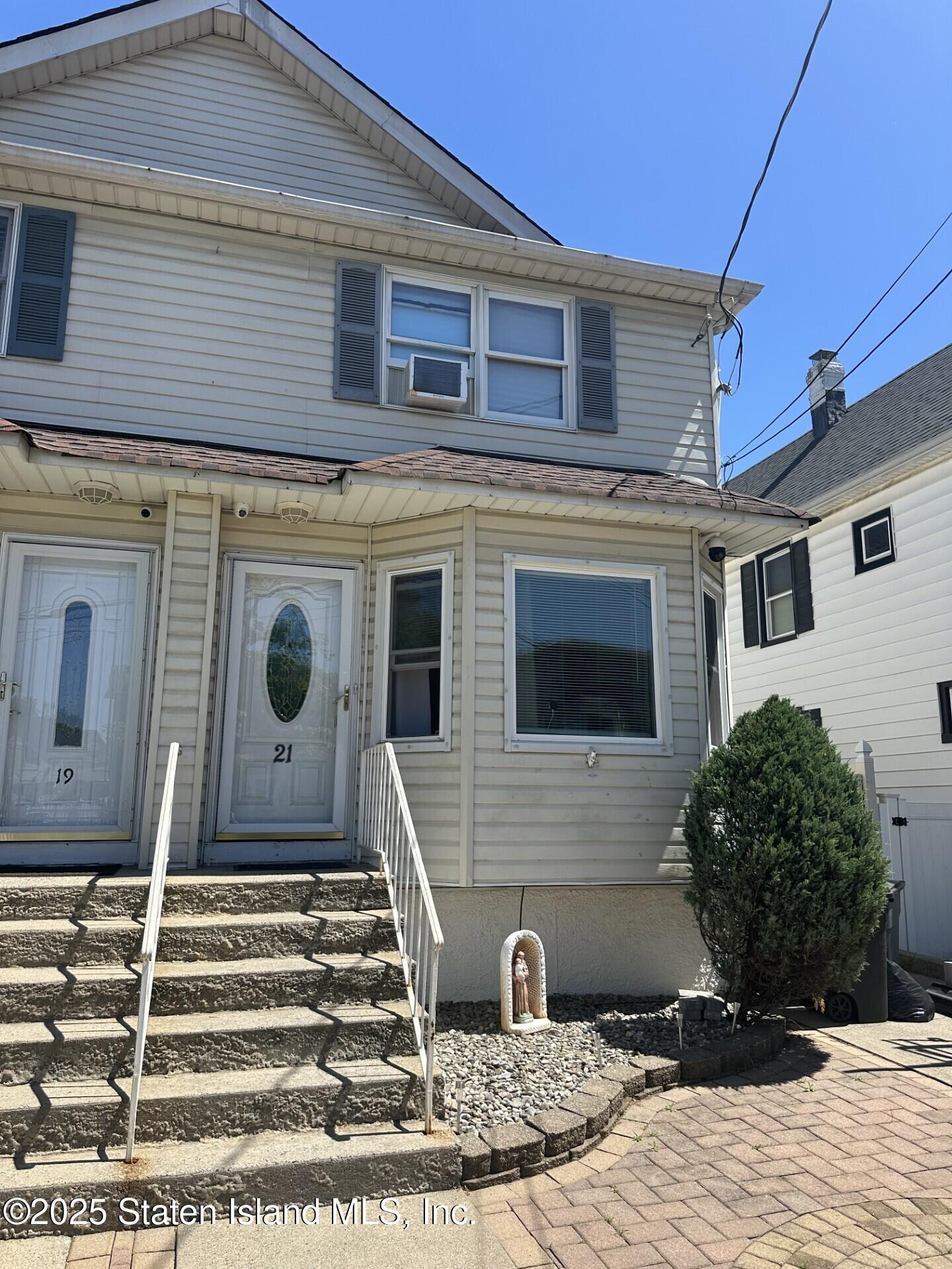 21 Dryden Court, Staten Island, New York image 2