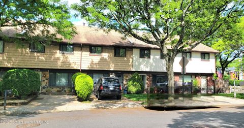 Photo of 378 Rolling Hills Green, Staten Island, NY 10312 (MLS # 2502829)