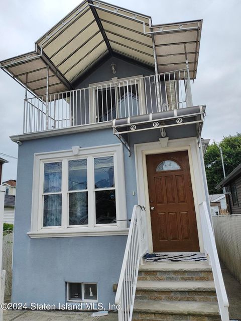 Photo of 166 Baden Place, Staten Island, NY 10306 (MLS # 2403985)