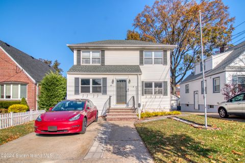 Photo of 45 Sawyer Avenue, Staten Island, NY 10314 (MLS # 2406208)