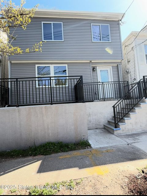 Photo of 119 Osgood Avenue, Staten Island, NY 10304 (MLS # 2502150)