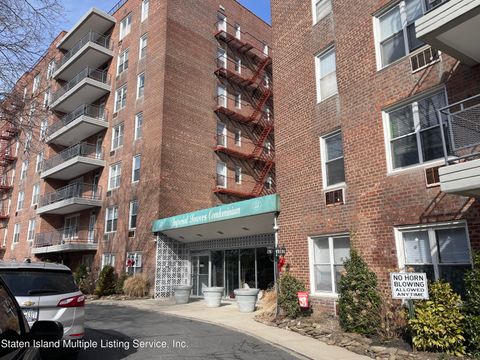 Photo of 55 Austin Place #2v, Staten Island, NY 10304 (MLS # 1160715)