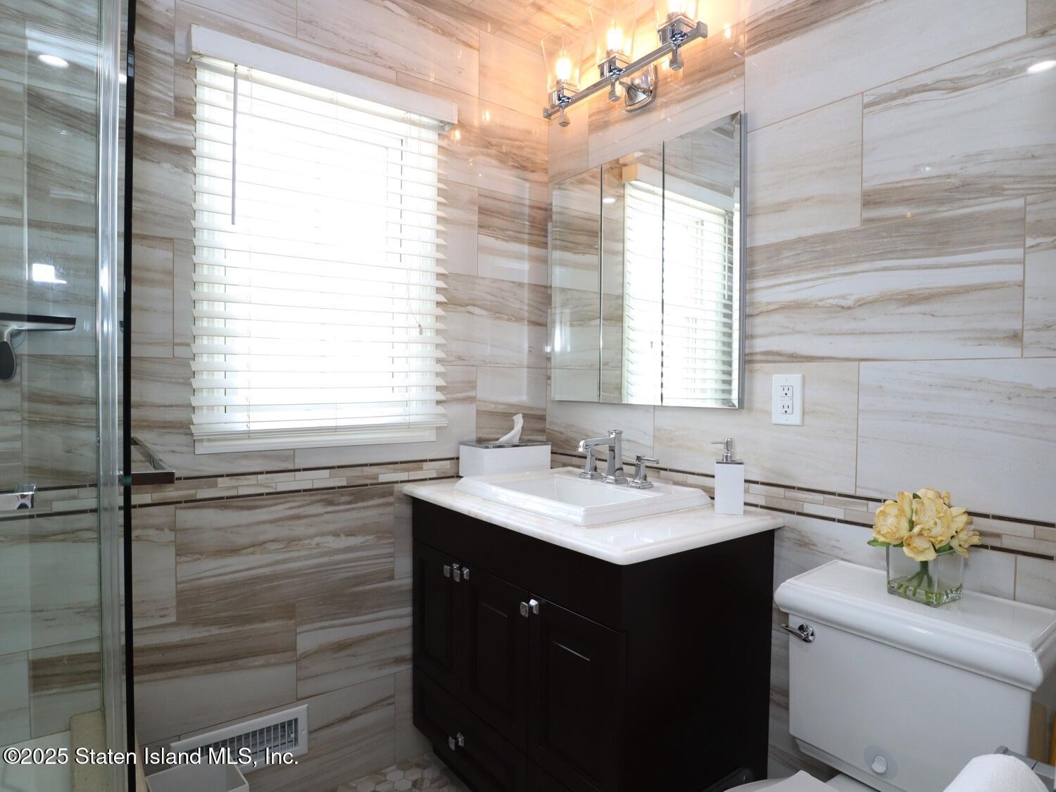 4581 Hylan Boulevard, Staten Island, New York image 12