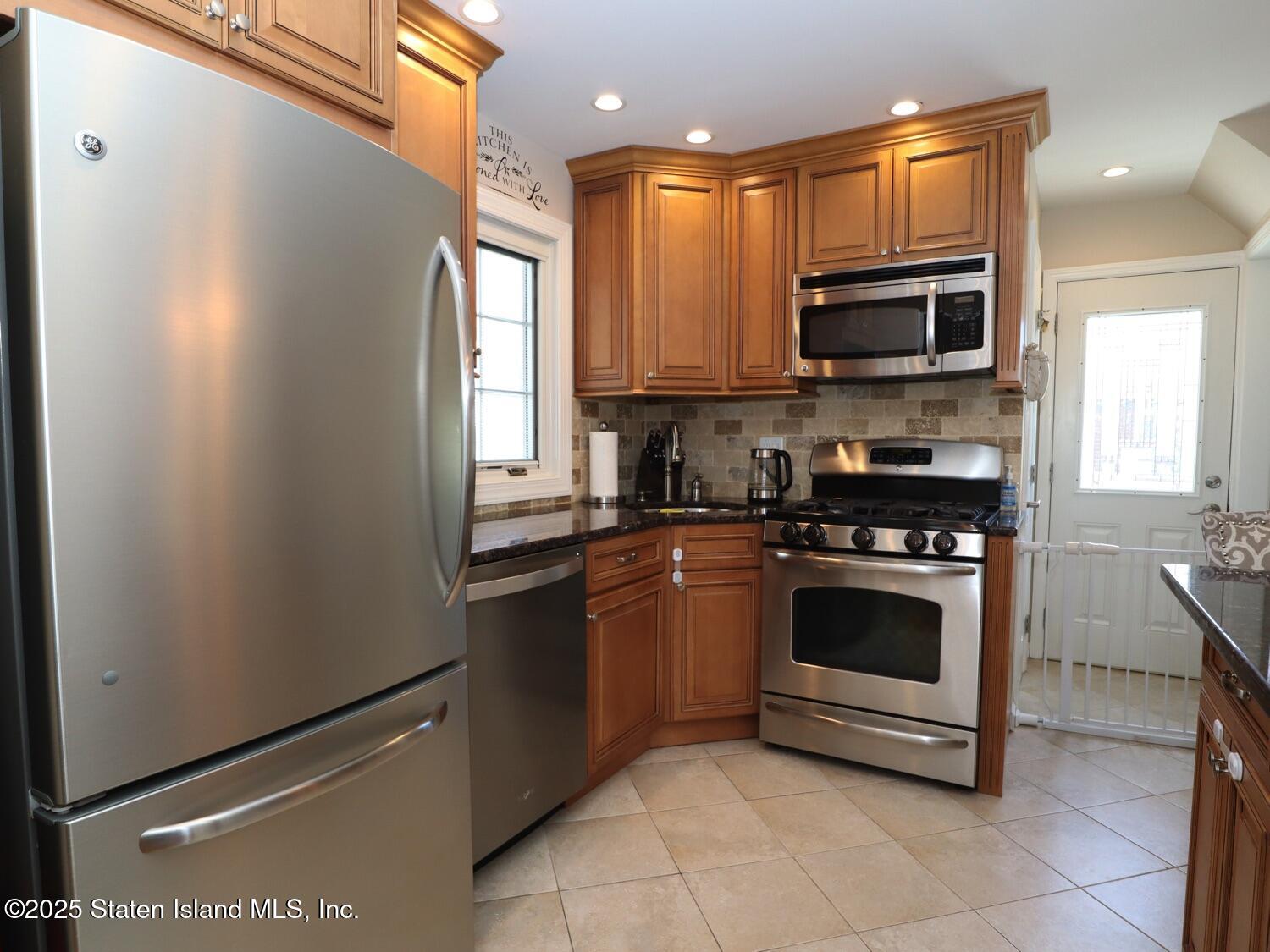 4581 Hylan Boulevard, Staten Island, New York image 5