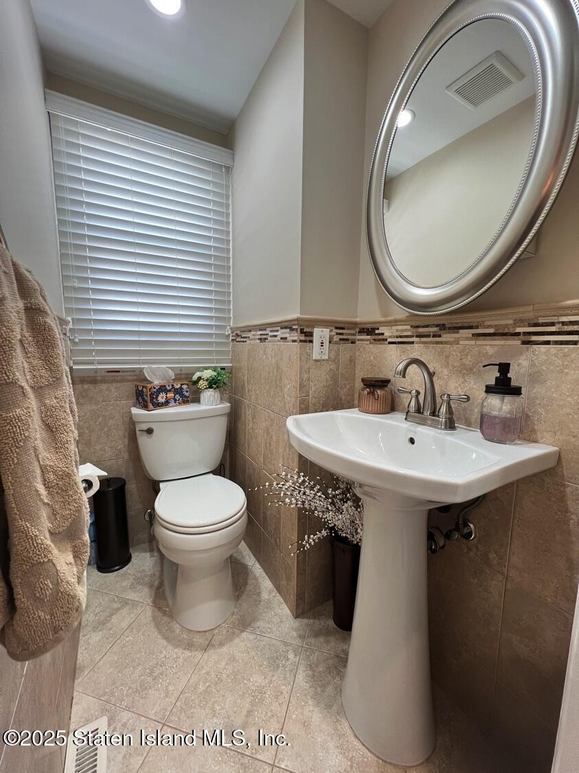 4581 Hylan Boulevard, Staten Island, New York image 9