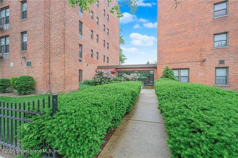 Photo of 100 Colfax Avenue #6z, Staten Island, NY 10306 (MLS # 2600101)