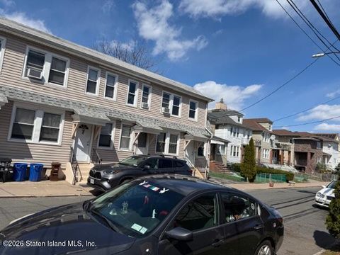 Photo of 9799 Maryland Avenue, Staten Island, NY 10305 (MLS # 2602150)