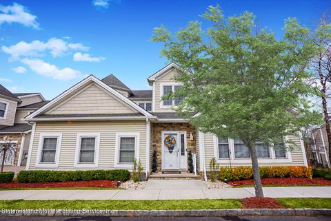 Photo of 52 Topside Lane, Staten Island, NY 10309 (MLS # 1161004)