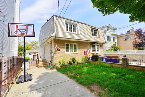Photo of 67 Cliff Street, Staten Island, NY 10305 (MLS # 1163577)