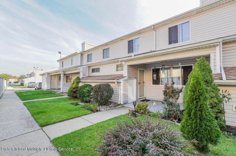 Photo of 19 Peter Street #A, Staten Island, NY 10314 (MLS # 1164316)