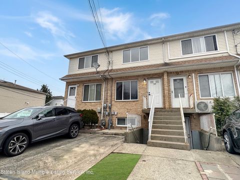 Photo of 339 Union Avenue #41, Staten Island, NY 10303 (MLS # 2400010)
