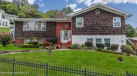 Photo of 37 Douglas Road, Staten Island, NY 10304 (MLS # 2405541)