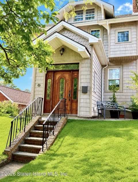 Photo of 66 Holly Street, Staten Island, NY 10304 (MLS # 2603981)
