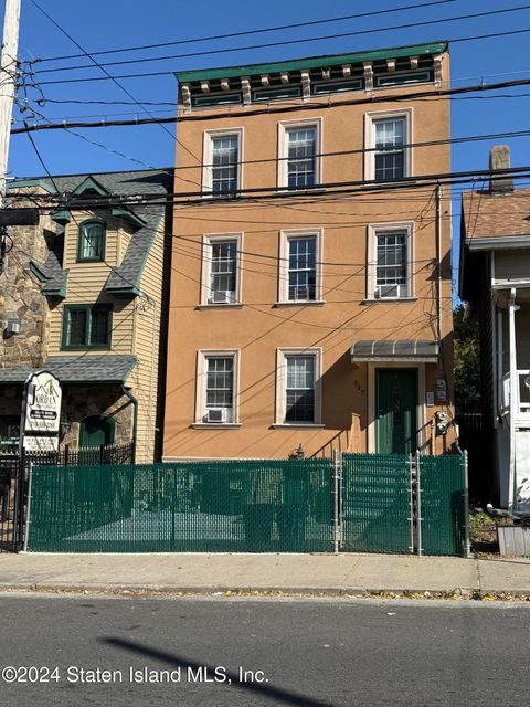Photo of 127 Lafayette Avenue, Staten Island, NY 10301 (MLS # 2405975)
