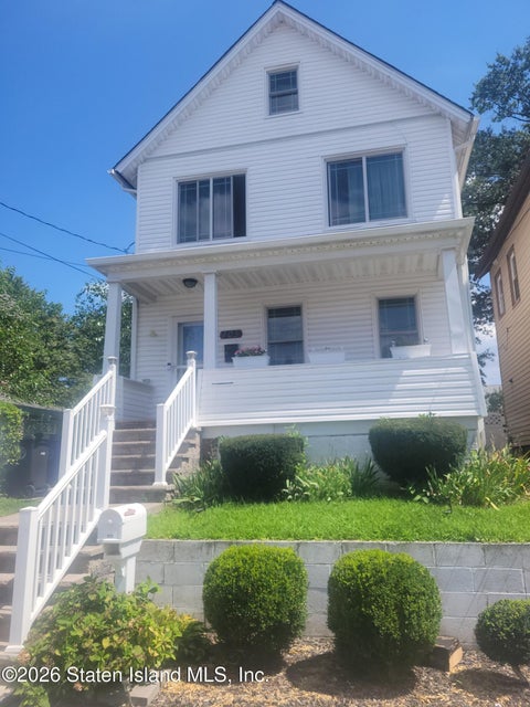 Homes For Sale - 105 Lockman Avenue<br/> Staten Island, NY 10303