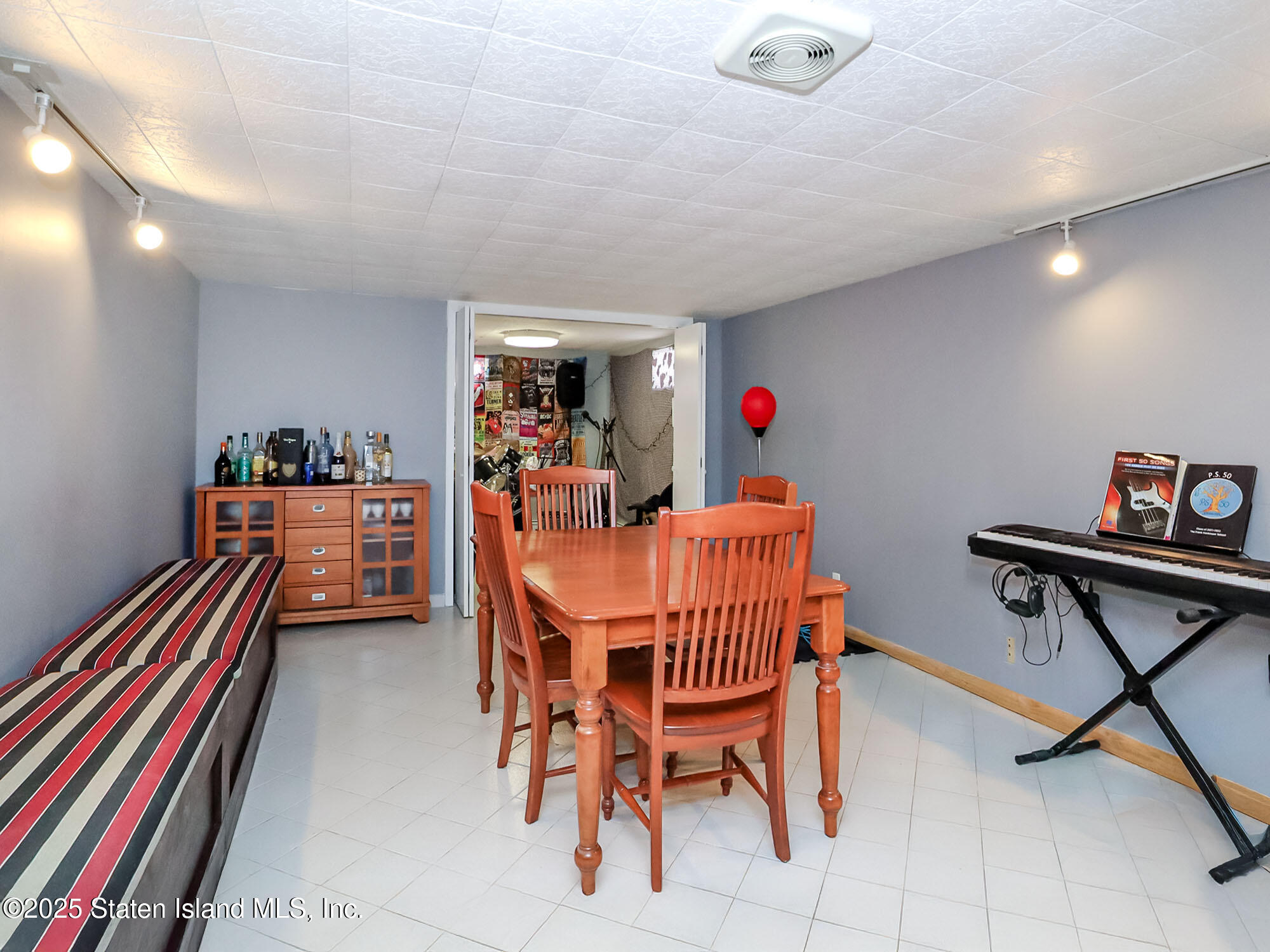 293 Chesterton Avenue, Staten Island, New York image 24