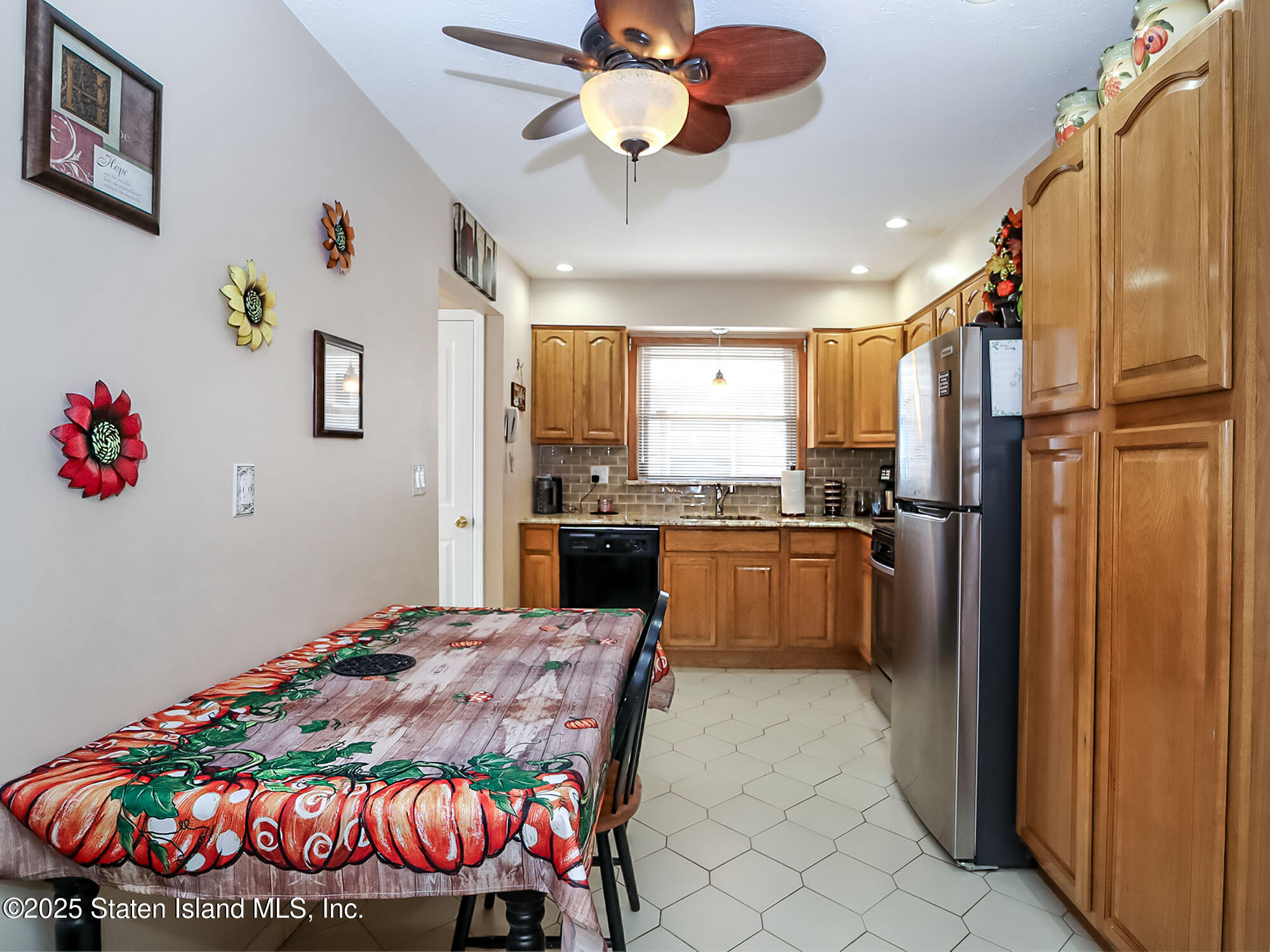 293 Chesterton Avenue, Staten Island, New York image 11