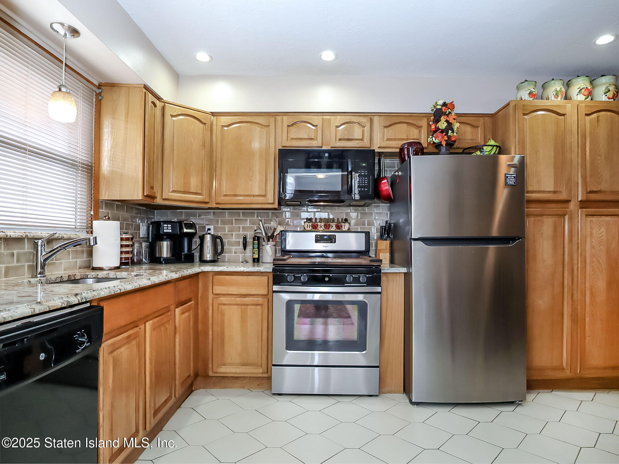 293 Chesterton Avenue, Staten Island, New York image 10