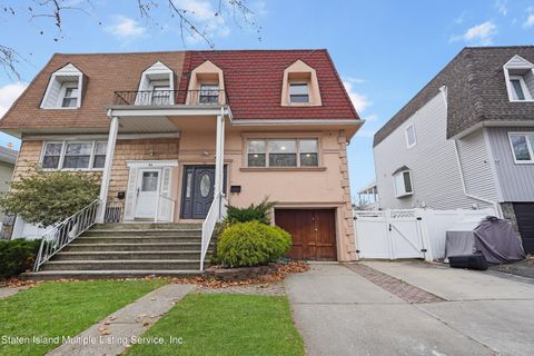Photo of 64 Vassar Street, Staten Island, NY 10314 (MLS # 1165622)