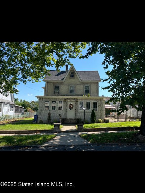 Photo of 133 Fisher Avenue, Staten Island, NY 10307 (MLS # 2504218)