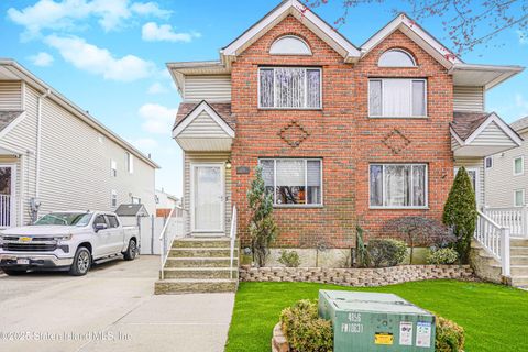 Photo of 276 Lander Avenue, Staten Island, NY 10314 (MLS # 2501556)